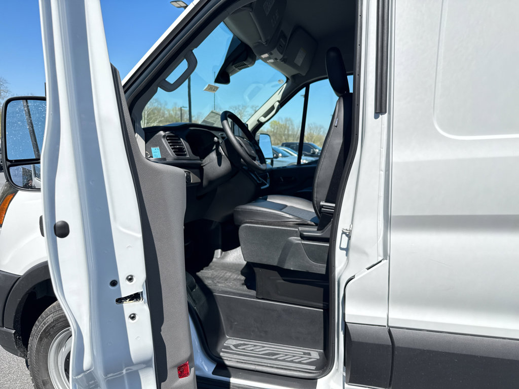 New 2026 Ford Transit 250 148 Medium Roof image 4