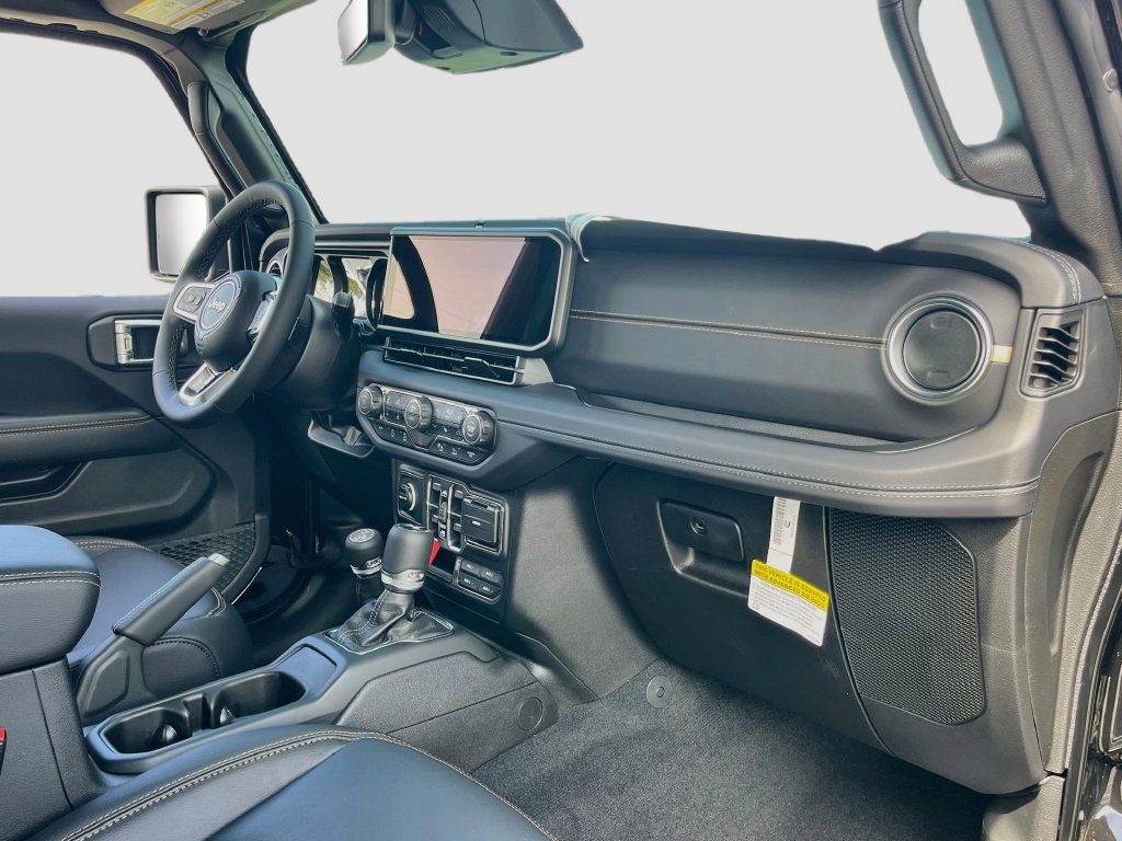 New 2027 Jeep Wrangler Unlimited Sahara AWD/4WD image 25