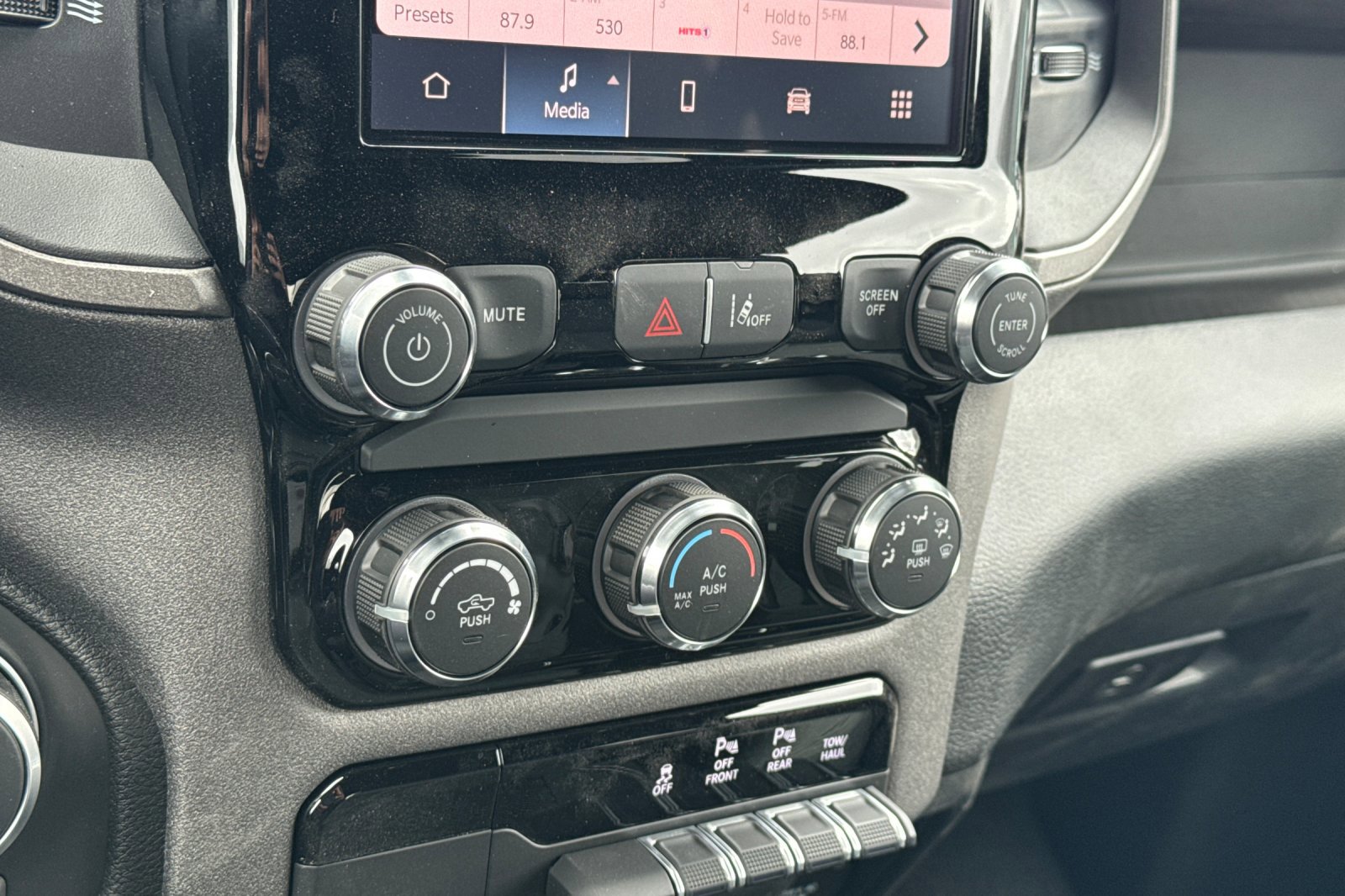 New 2026 RAM 1500 Classic Warlock AWD/4WD image 18