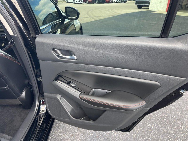 Used 2024 Nissan Altima 2.5 SR AWD/4WD image 16