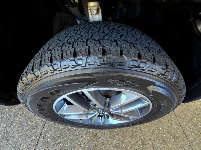 Used 2017 Jeep Grand Cherokee Trailhawk w/ Trailhawk Luxury Group AWD/4WD image 30