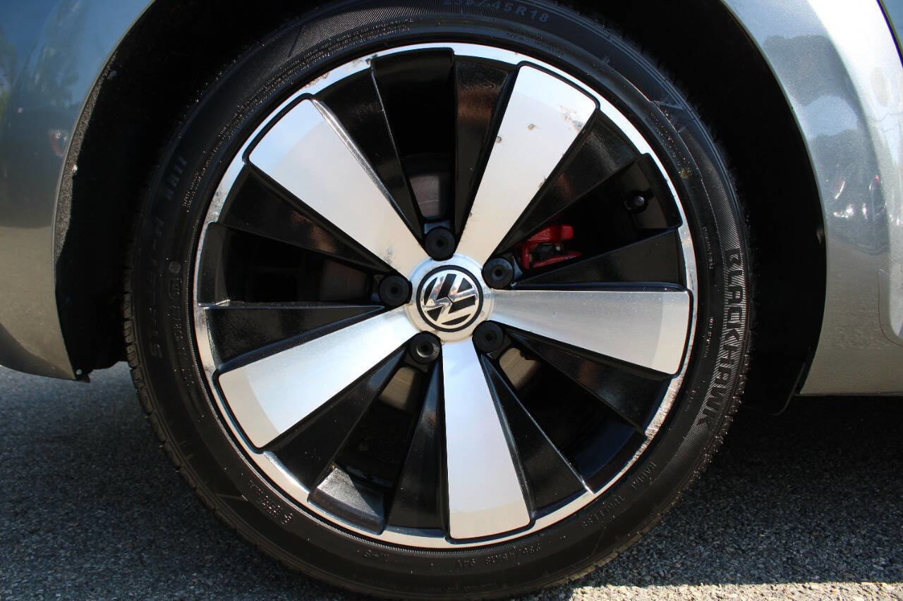 Used 2012 Volkswagen Beetle 2.0T image 19