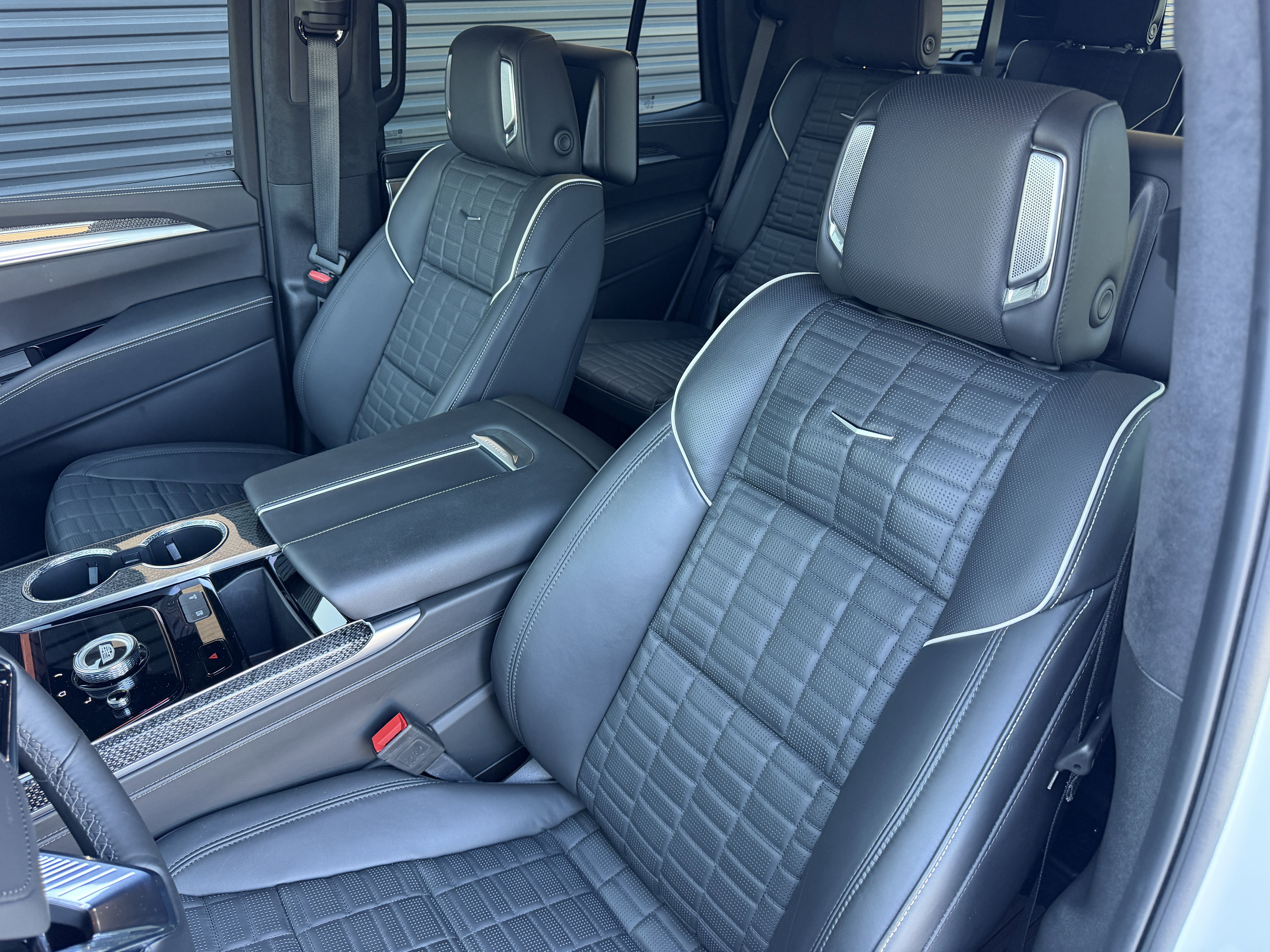 Used 2025 Cadillac Escalade V image 5