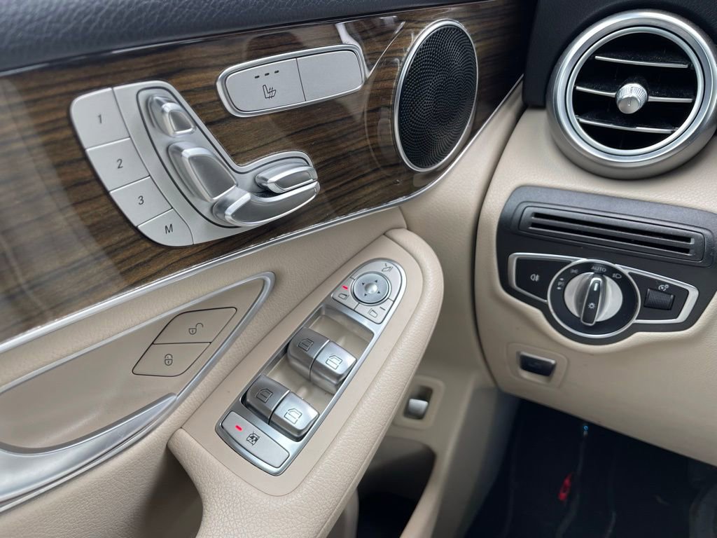 Used 2019 Mercedes-Benz GLC 300 4MATIC image 11
