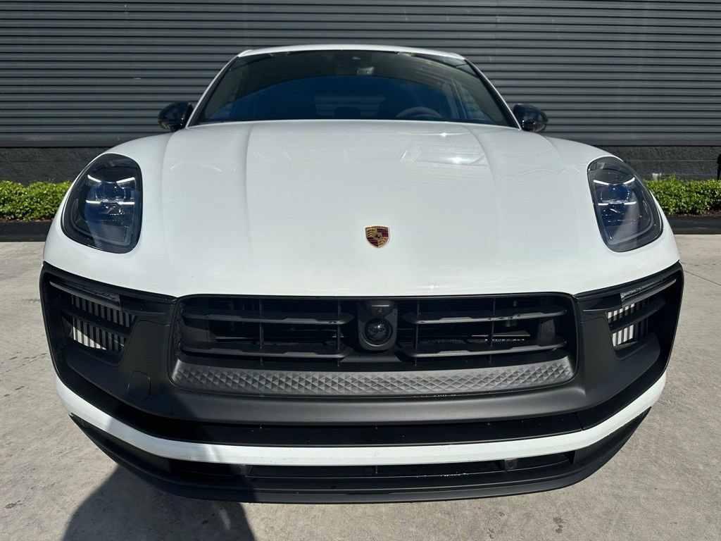 Certified 2026 Porsche Macan GTS image 8