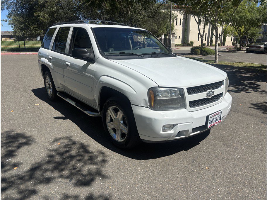 Used 2008 Chevrolet TrailBlazer LT AWD/4WD image 2