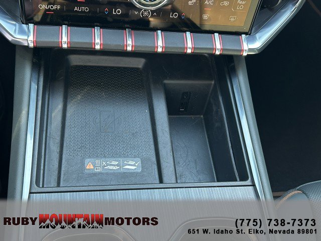 Used 2024 GMC Acadia AT4 w/ Luxury Package AWD/4WD image 18