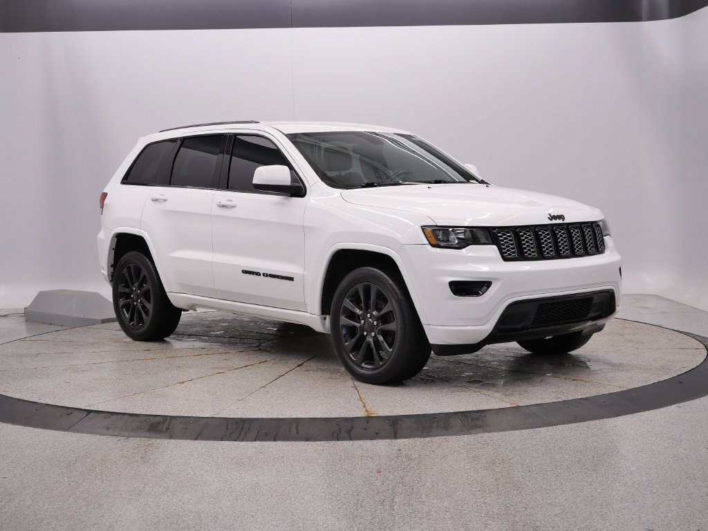 Certified 2018 Jeep Grand Cherokee Altitude AWD/4WD image 10