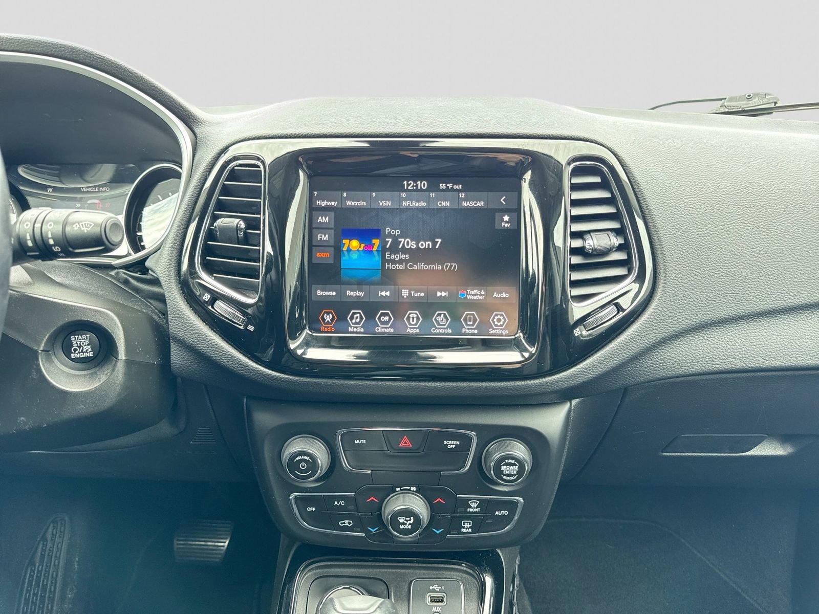 Used 2020 Jeep Compass Limited AWD/4WD image 28