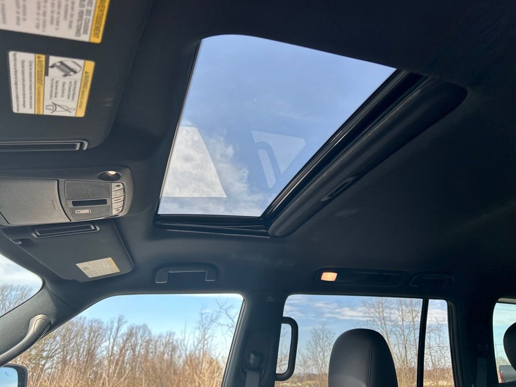 Used 2023 Nissan Armada SL w/ Midnight Edition Package image 23