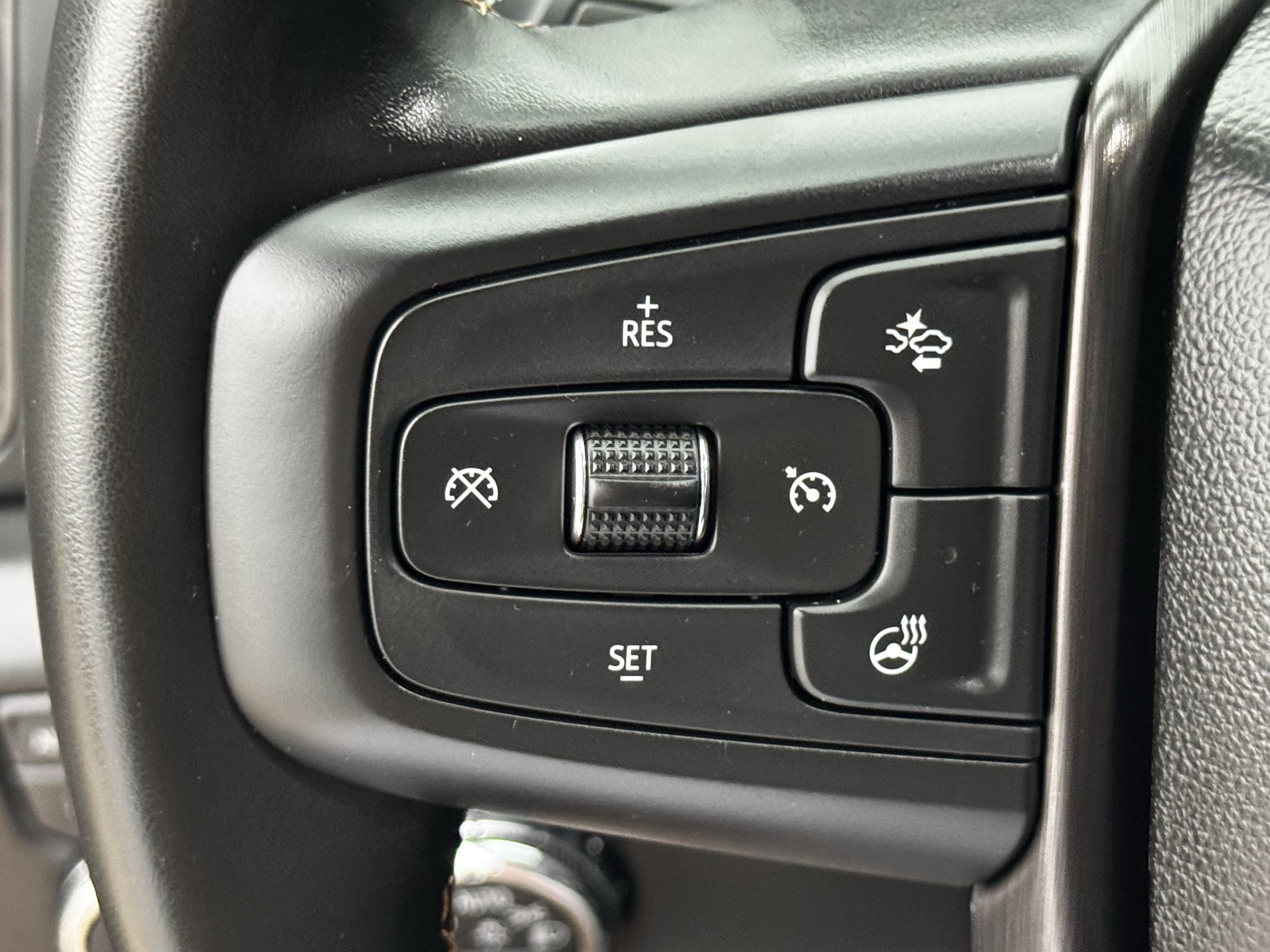 Used 2025 GMC Sierra 2500 AT4 image 26