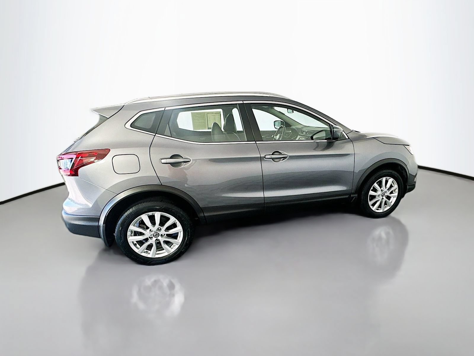Certified 2022 Nissan Rogue Sport SV w/ Technology Package AWD/4WD image 8