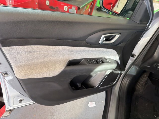 Used 2024 Jeep Compass Latitude w/ Sun and Sound Group image 18