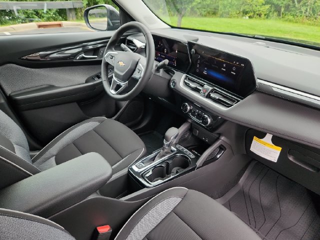 New 2026 Chevrolet TrailBlazer LT w/ Convenience Package FWD image 19