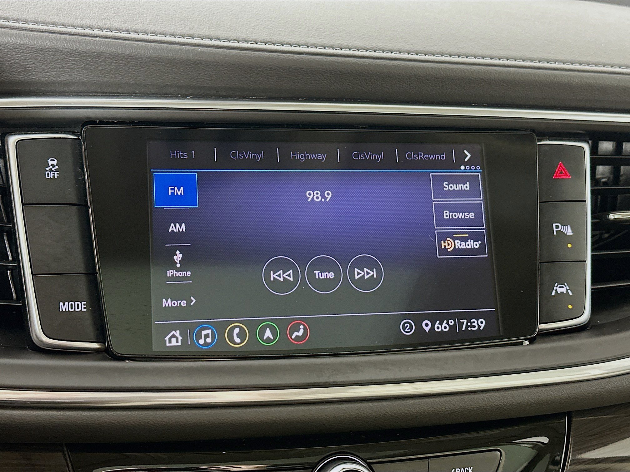 Used 2021 Buick Enclave Premium w/ Sun and Sites Package FWD image 14