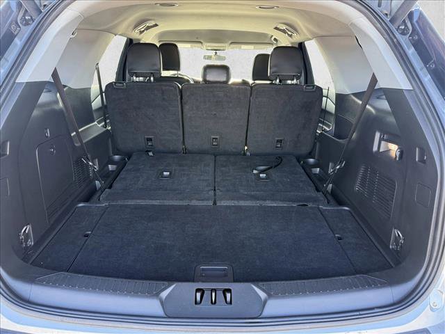 Used 2024 Ford Explorer XLT w/ Equipment Group 202A image 7