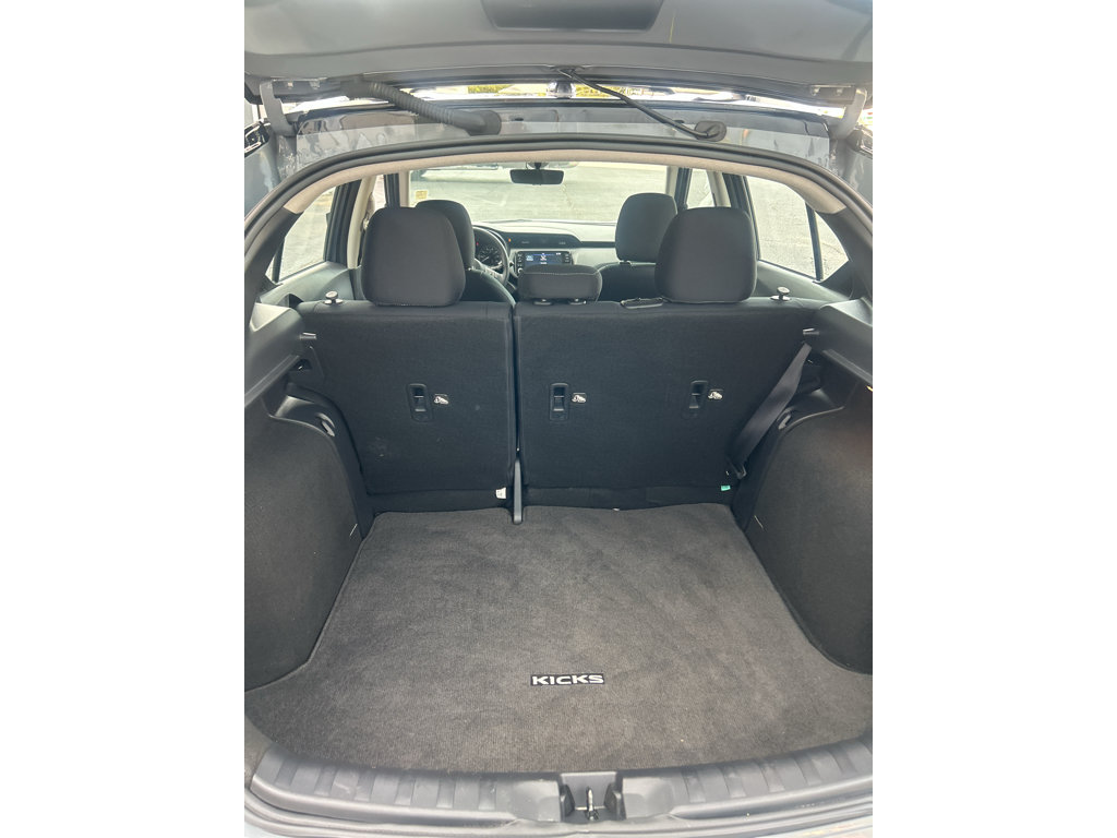 Used 2023 Nissan Kicks SV w/ Interior Electronics Package FWD image 8