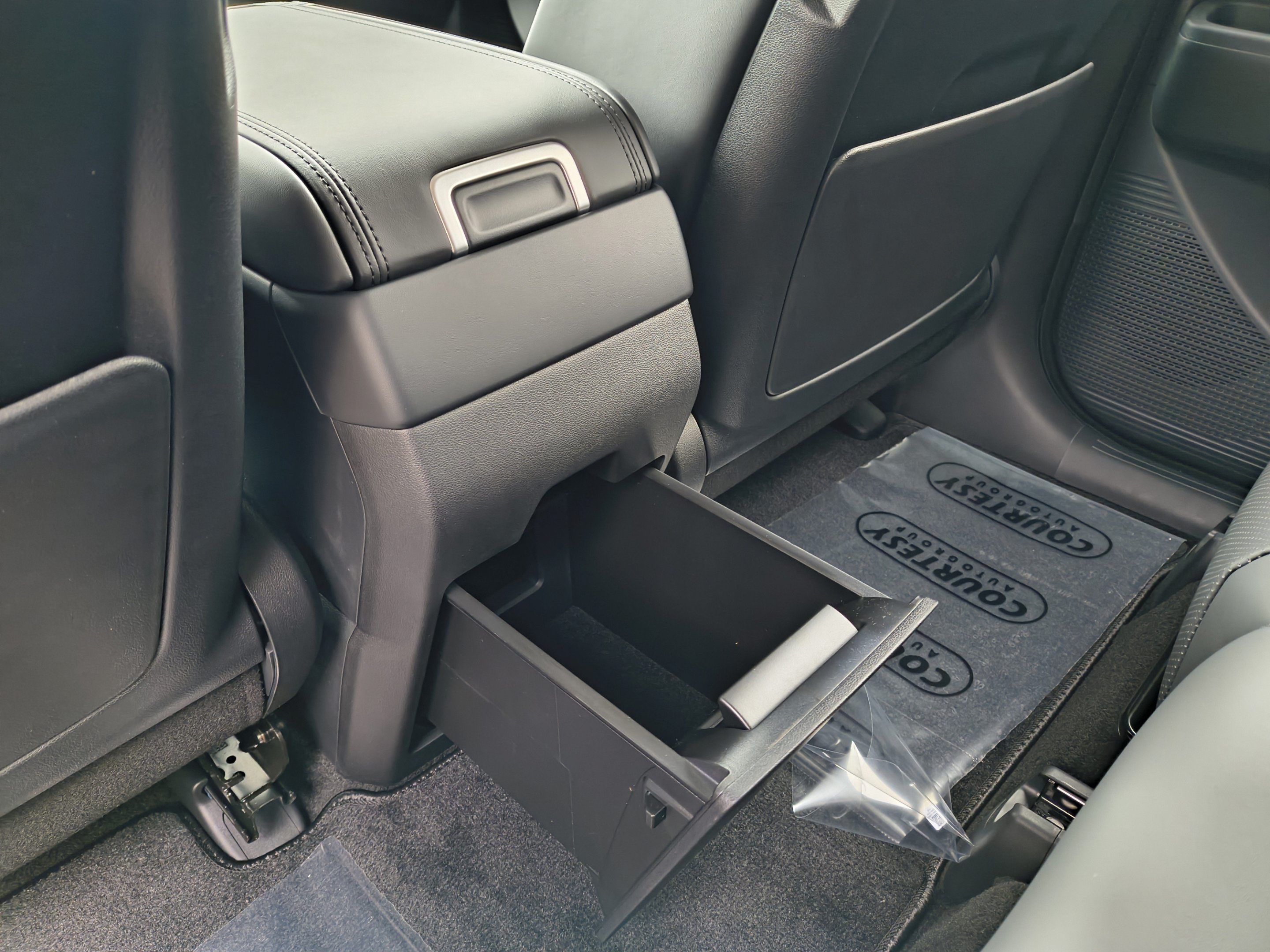 New 2027 Hyundai Santa Fe SEL FWD image 16