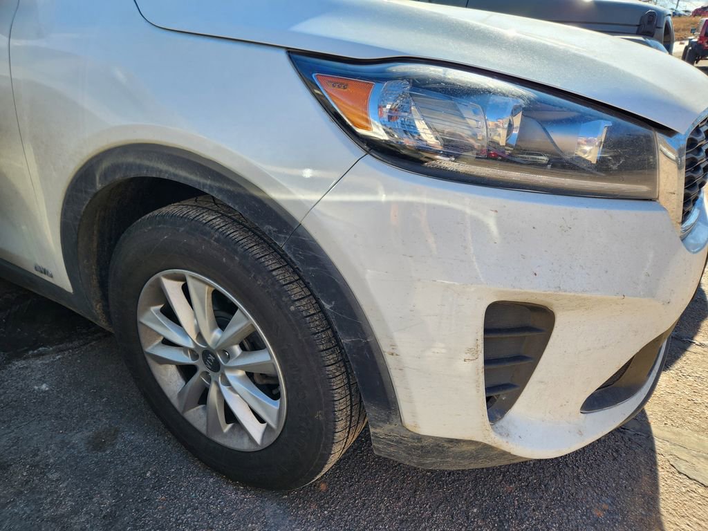 Used 2019 Kia Sorento LX image 5