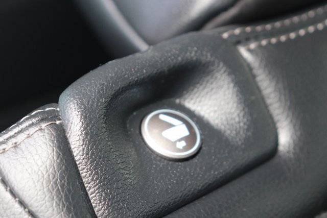 Used 2025 Honda Pilot EX-L image 14