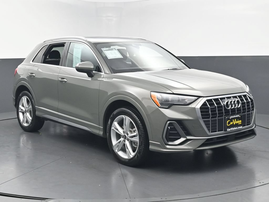Used 2022 Audi Q3 2.0T Premium w/ Convenience Package AWD/4WD image 3