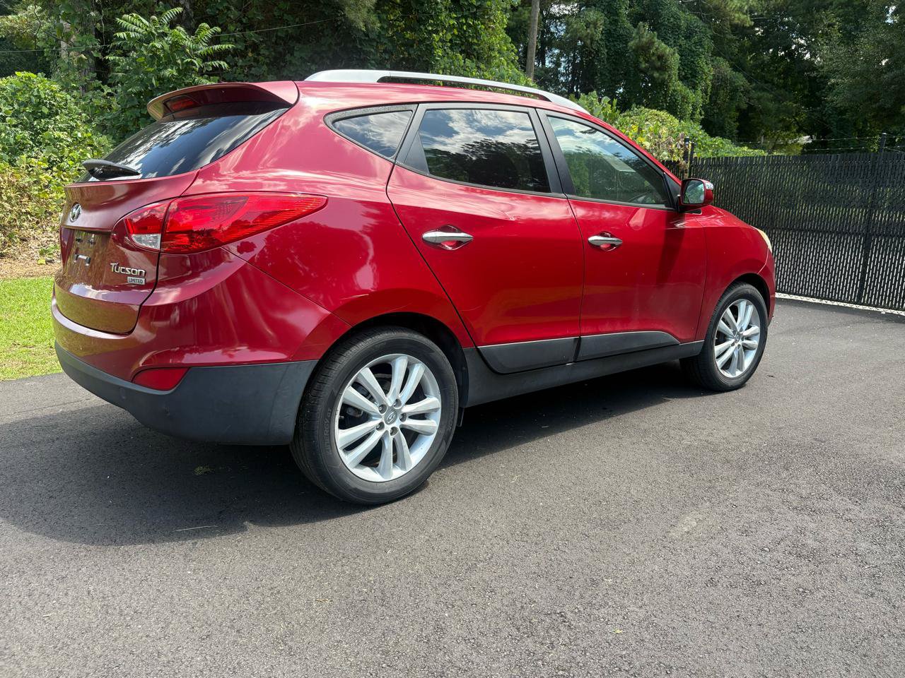 Used 2012 Hyundai Tucson Limited FWD image 3