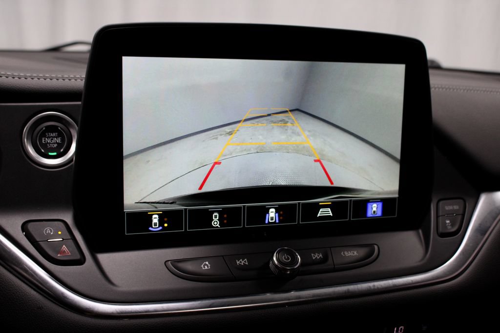 Used 2023 Chevrolet Blazer LT w/ Sound & Technology Package FWD image 2