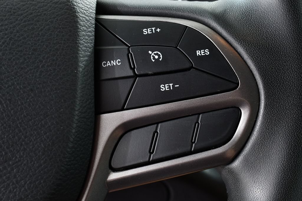 Used 2020 Jeep Cherokee Latitude Plus AWD/4WD image 34