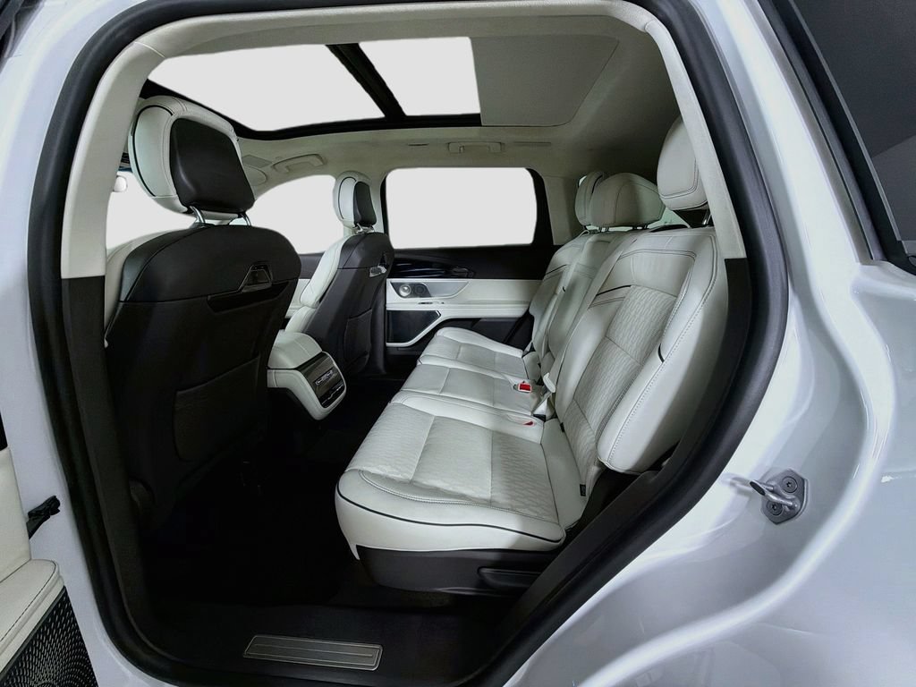 Certified 2024 Lincoln Nautilus Black Label w/ Jet Appearance Package (87T) AWD/4WD image 26