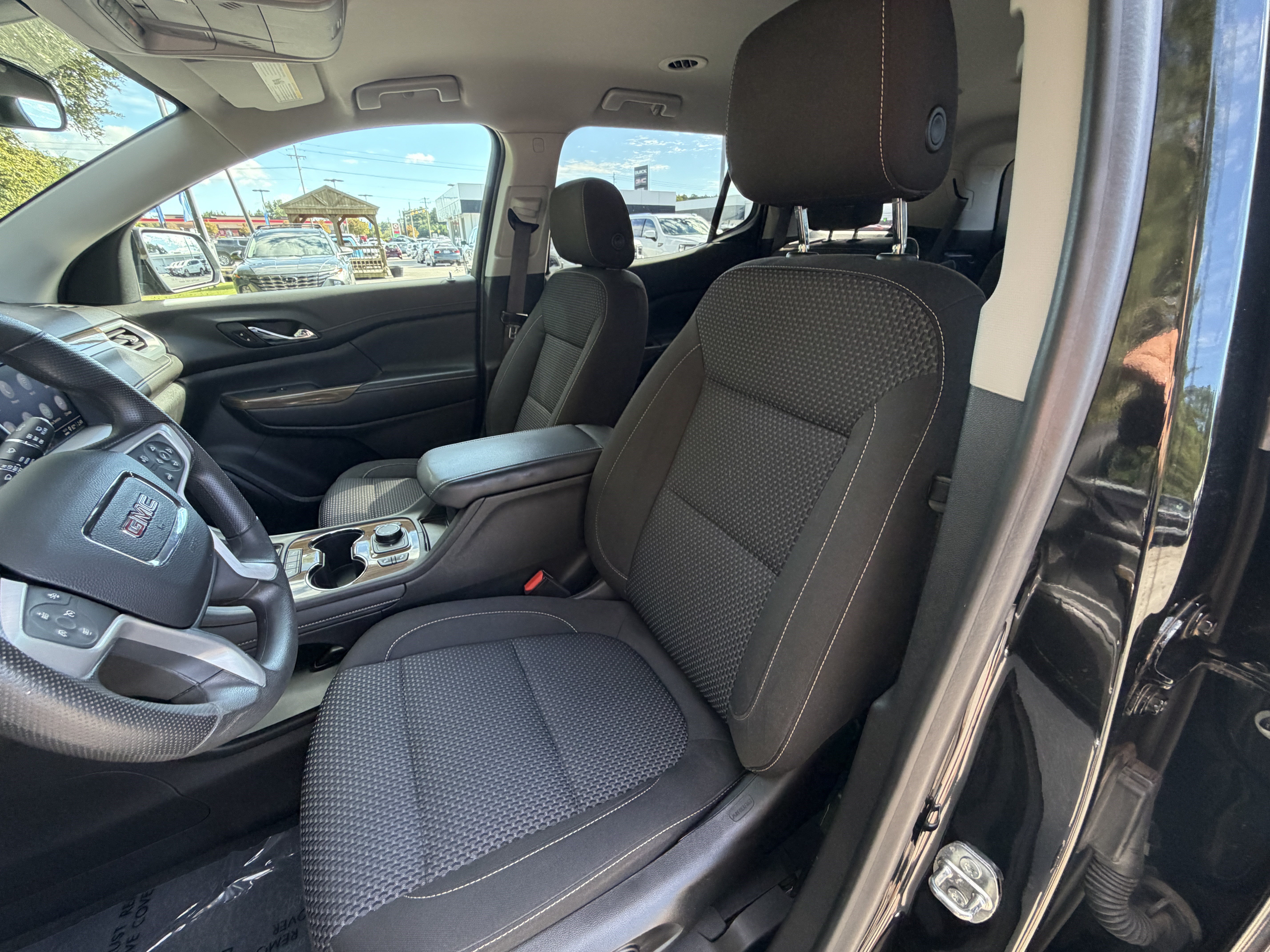 Used 2021 GMC Acadia SLE w/ Driver Convenience Package FWD image 16