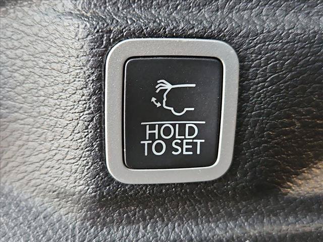 Used 2023 Jeep Grand Cherokee L Limited RWD image 7