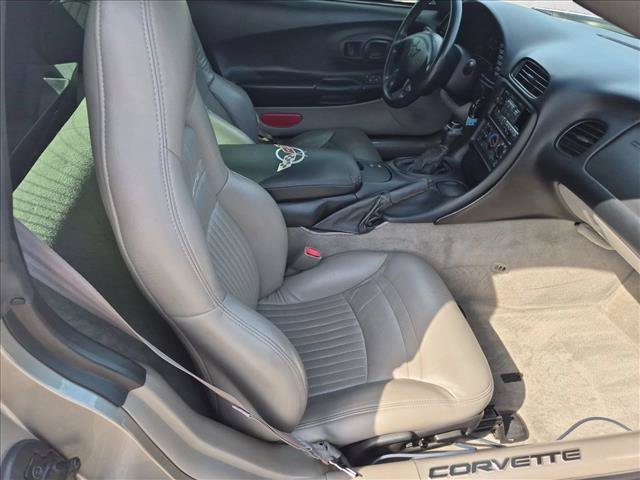 Used 1998 Chevrolet Corvette Coupe RWD image 14