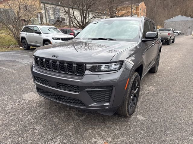 Used 2026 Jeep Grand Cherokee Altitude image 7