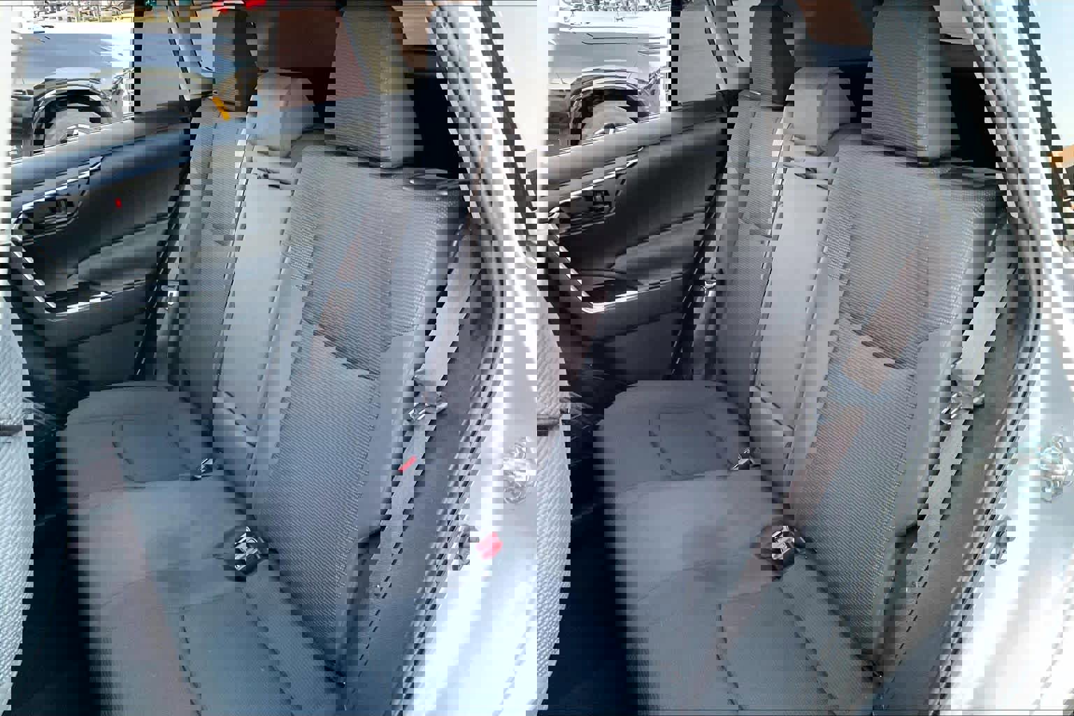 Used 2019 Toyota RAV4 LE image 20