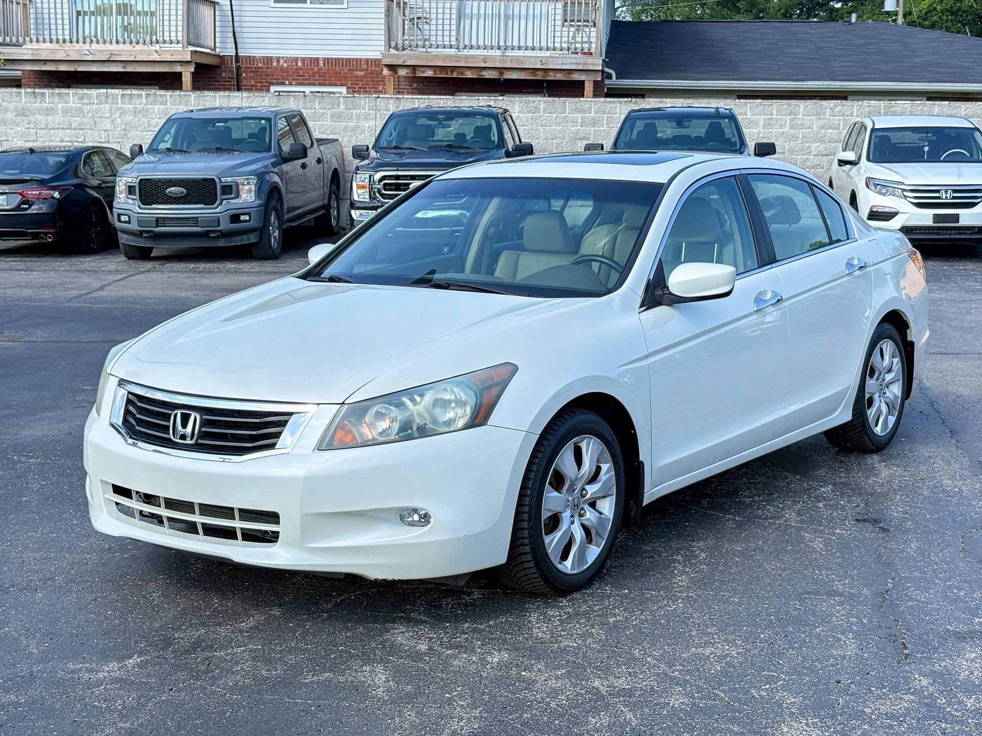 Used 2010 Honda Accord EX-L image 4