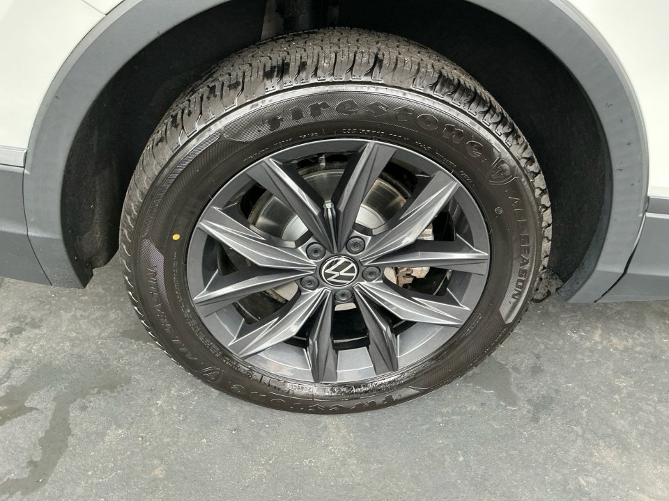 Used 2022 Volkswagen Tiguan SE image 27