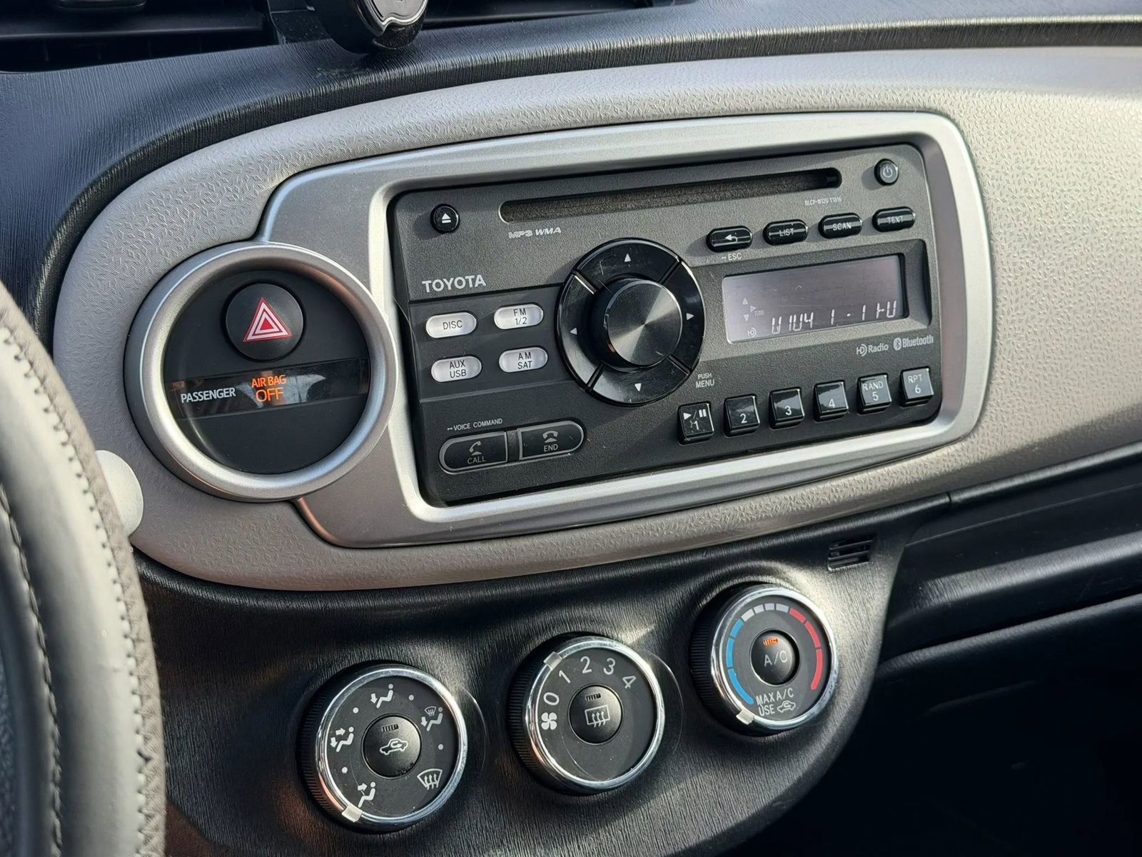 Used 2012 Toyota Yaris LE image 20