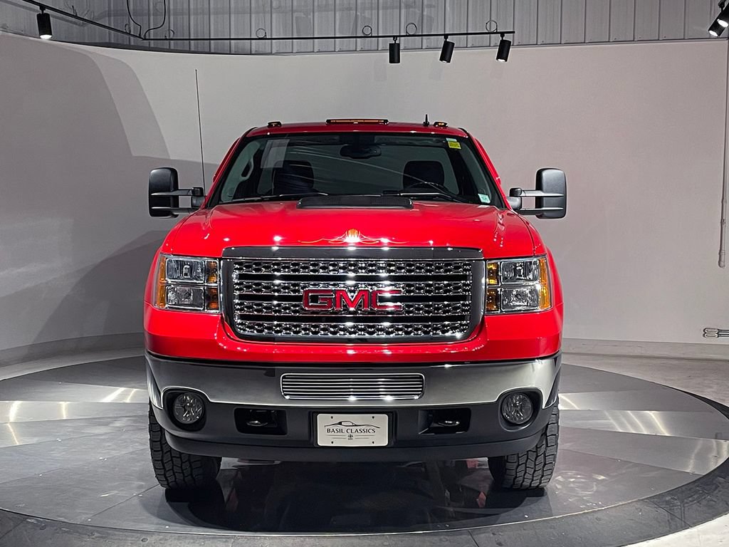 Used 2011 GMC Sierra 2500 SLE w/ SLE Preferred Package AWD/4WD image 3