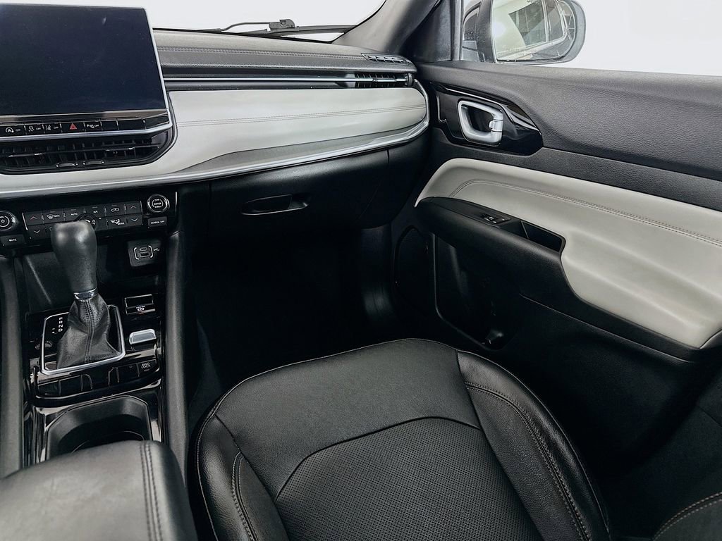 Certified 2023 Jeep Compass Limited w/ Elite Group image 34