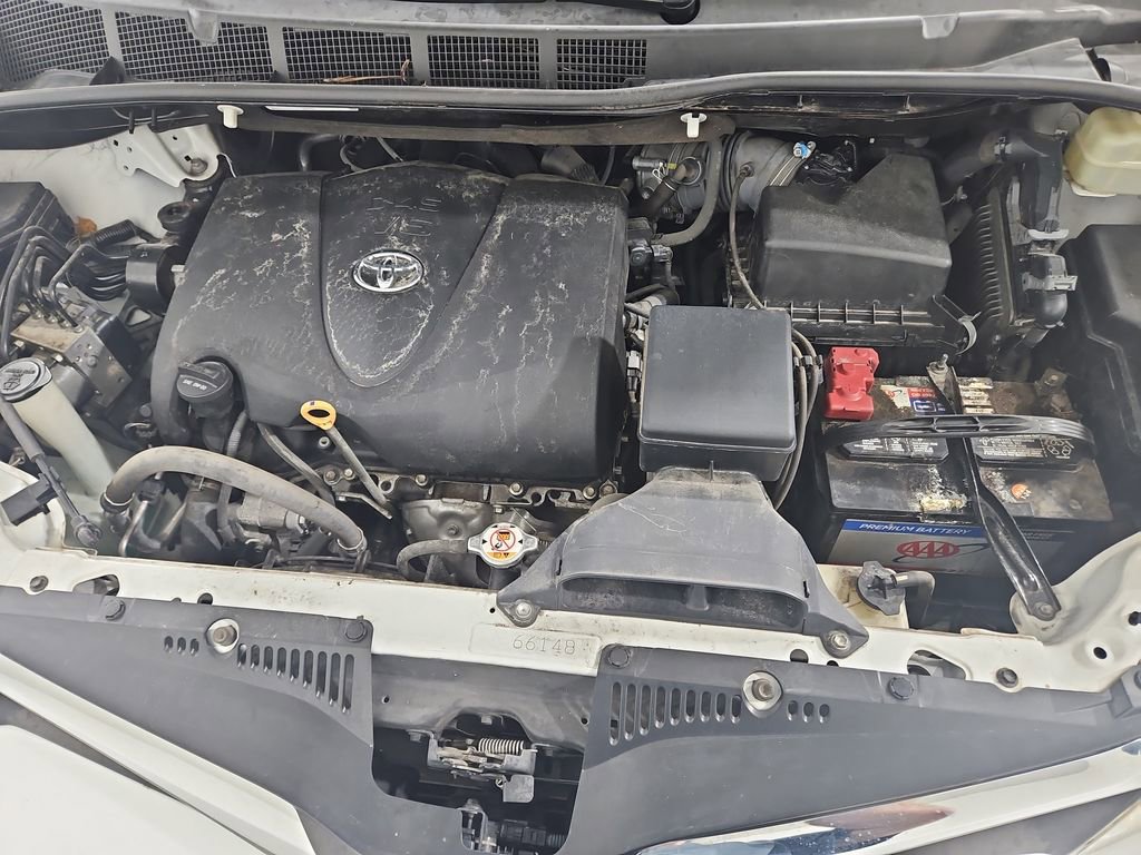 Used 2019 Toyota Sienna LE w/ LE Preferred Package FWD image 21