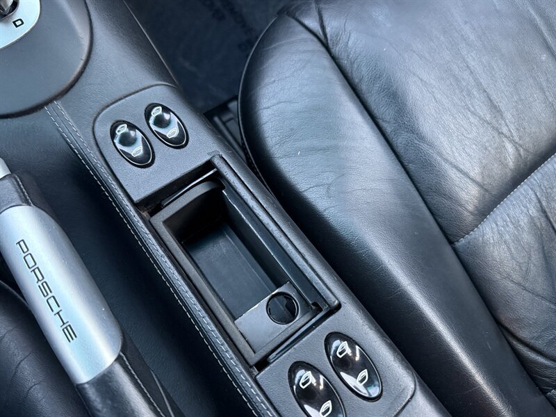 Used 2000 Porsche 911 Carrera RWD image 31