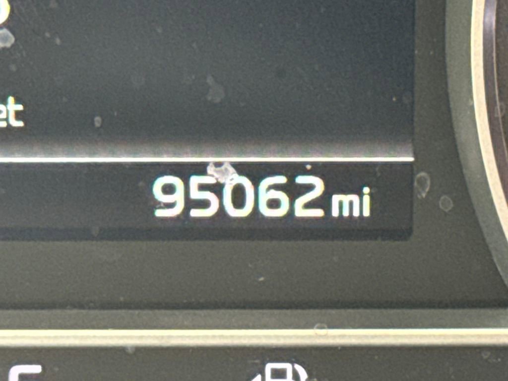 Used 2022 Kia Sorento S image 20