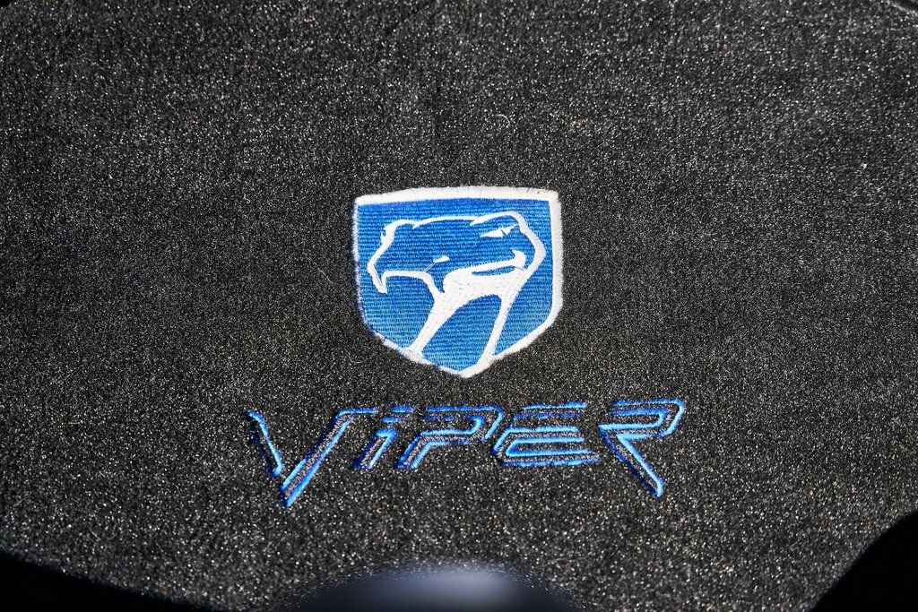 Used 1996 Dodge Viper GTS RWD image 32
