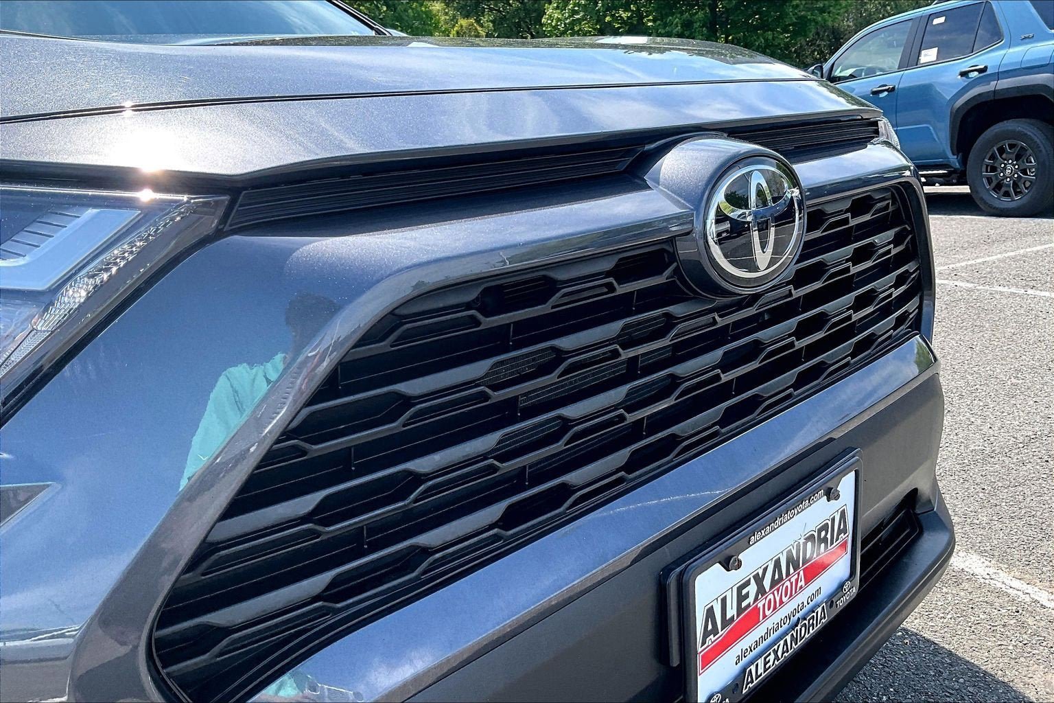 Used 2025 Toyota RAV4 XLE AWD/4WD image 28