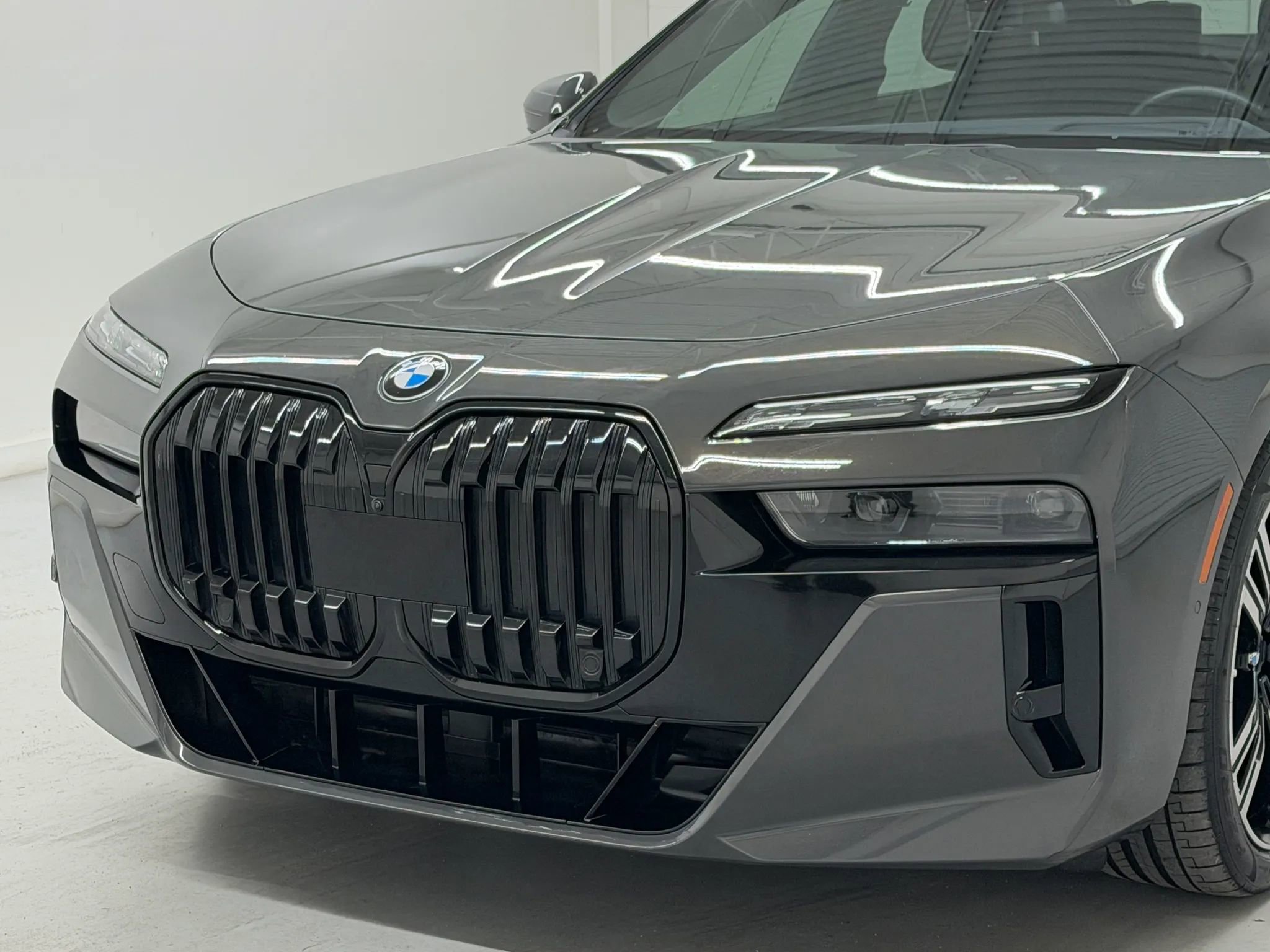 Used 2024 BMW 760i xDrive AWD/4WD image 52