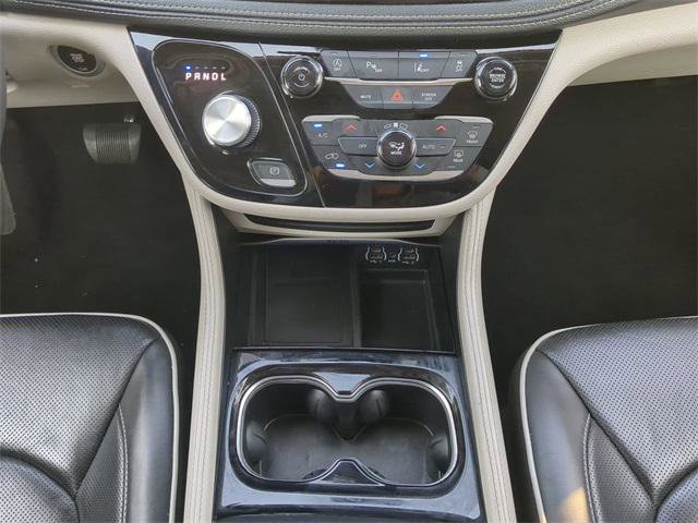 Certified 2024 Chrysler Pacifica Limited image 23