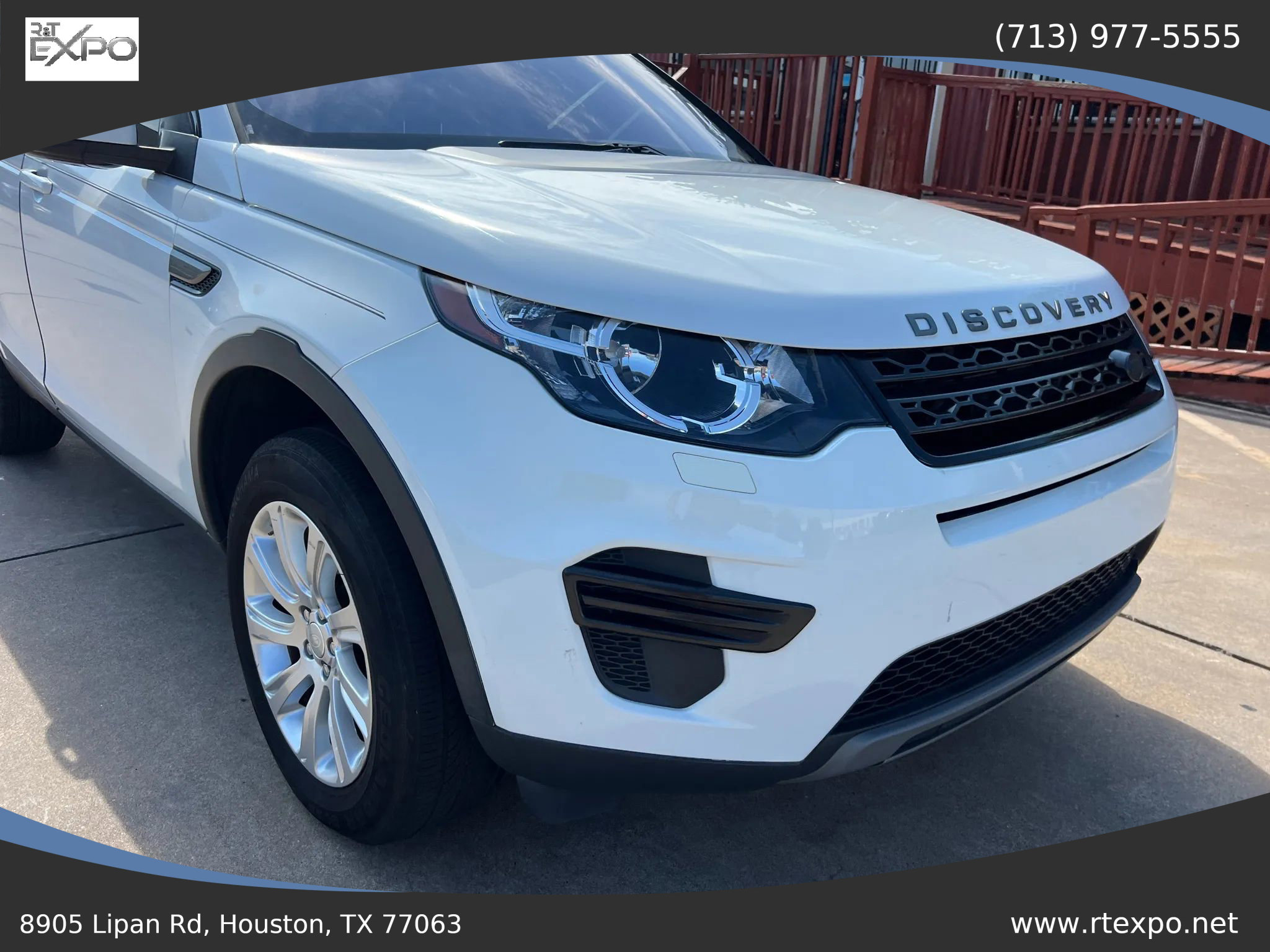 Used 2018 Land Rover Discovery Sport SE image 12