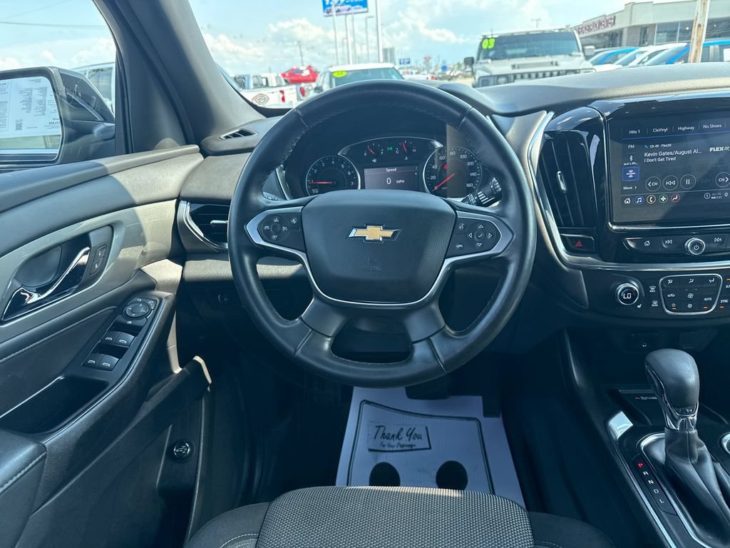 Used 2023 Chevrolet Traverse LT FWD image 17