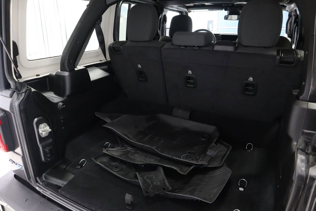 Used 2024 Jeep Wrangler Unlimited image 18