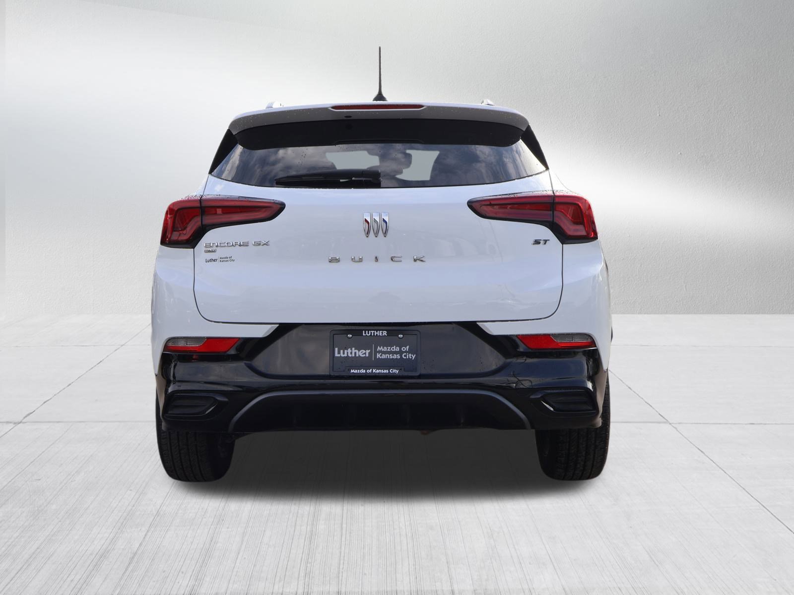Used 2024 Buick Encore GX Sport Touring image 6